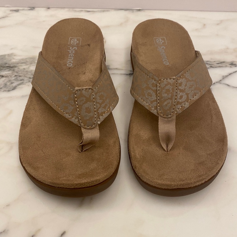 Spenco Women’s Newport Cheetah tan Sandals 5.5d